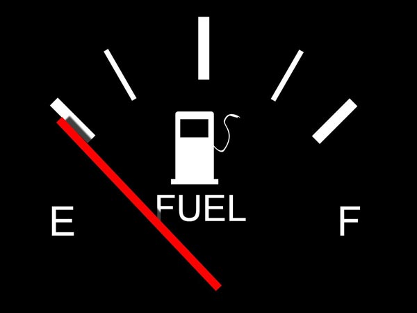 குறைவான எரிபொருளுடன் காரை ஓட்டக்கூடாது... ஏன் தெரியுமா? குறைவான எரிபொருளுடன் காரை ஓட்டக்கூடாது... ஏன் தெரியுமா?