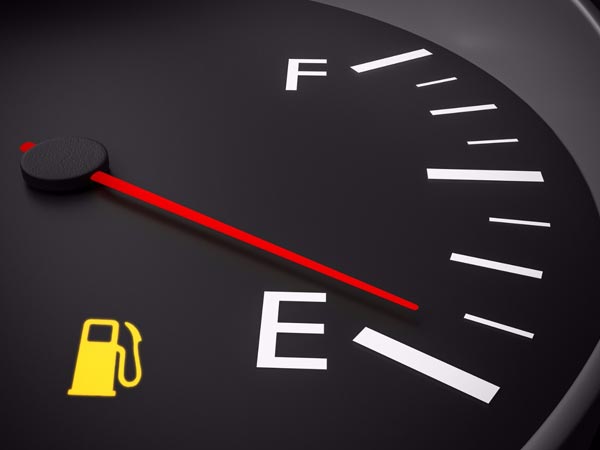 குறைவான எரிபொருளுடன் காரை ஓட்டக்கூடாது... ஏன் தெரியுமா? குறைவான எரிபொருளுடன் காரை ஓட்டக்கூடாது... ஏன் தெரியுமா?