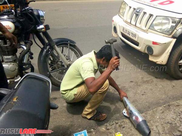 அதிக ஒலி எழுப்பும் சைலன்சருக்கு புது வேட்டு வைத்த காவல்துறை!