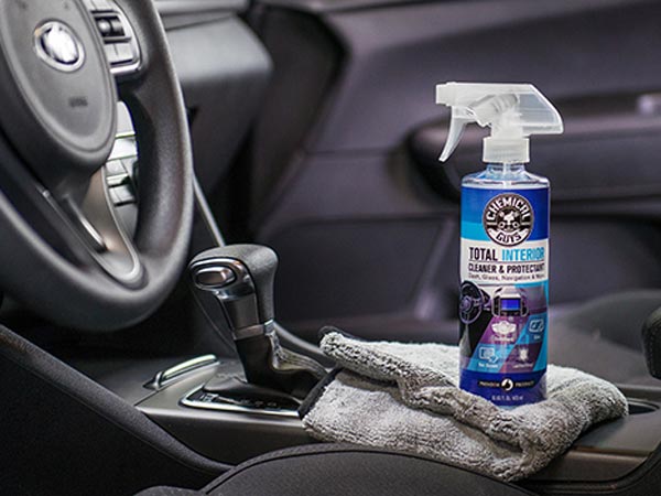 காரில் சிகரெட் வாடயை போக்குவதற்கான சில டிப்ஸ்! காரில் சிகரெட் வாடயை போக்குவதற்கான சில டிப்ஸ்!