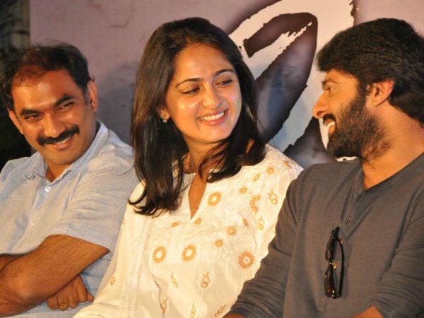 அனுஷ்காவிற்கு பிஎம்டபுள்யூ காரை பரிசளித்த பிரபாஸ்..!!