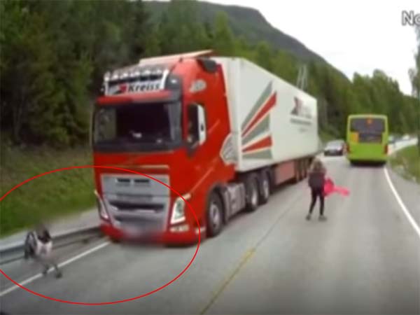 சிறுவனை காப்பாற்ற அசாத்திய டிரைவிங் செய்த டிரக் ஓட்டுநர்..!!