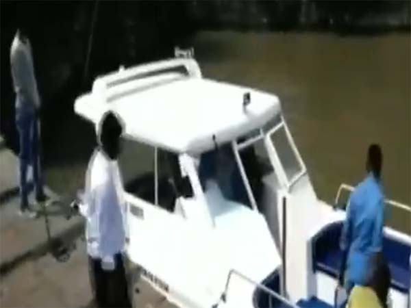  நடிகர் ஷாரூக்கானை வசை மாறி பொழிந்த அரசியல்வாதி!