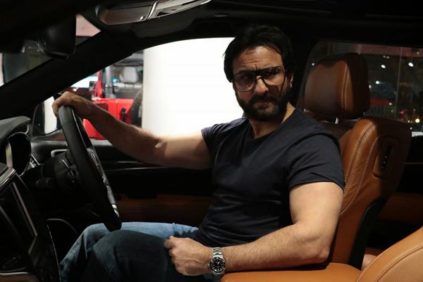 சைஃப் அலி கான் கராஜில் இணைந்த ஜீப் கிரான்டு செரோகி கார்..!!