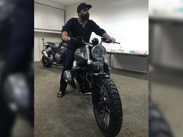  பிஎம்டபிள்யூ பைக் ஷோரூமுக்கு விசிட் அடித்த நடிகர் சிம்பு!