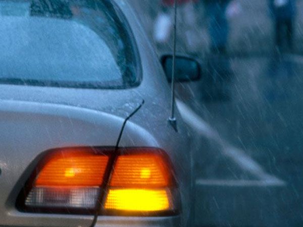 கார் இன்டிகேட்டர் ஒலி உருவானதன் பின்னணி இதுதான்..!!