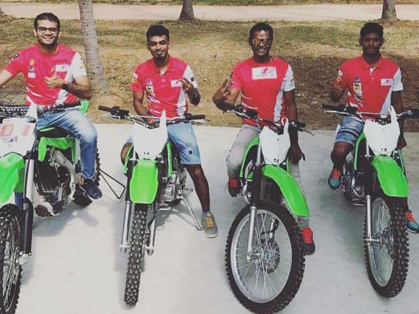 ரஜினி கிருஷ்ணன் ரேஸ் பைக்கில் தண்ணீர் ஊற்றி நாசப்படுத்திய மர்ம நபர்கள்!