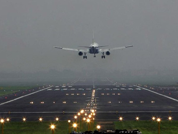 அதிக விமானங்களை கையாள்வதில் மும்பை விமான நிலையம் சாதனை!