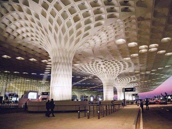 அதிக விமானங்களை கையாள்வதில் மும்பை விமான நிலையம் சாதனை!