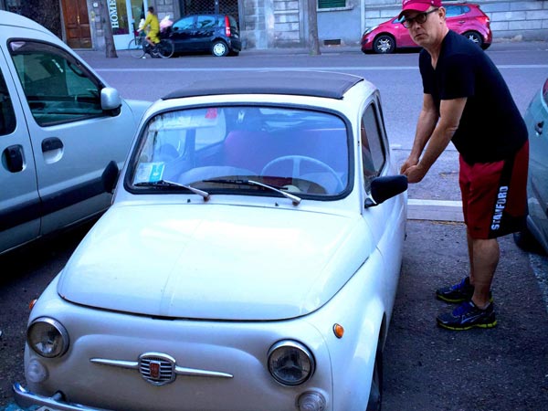 கார் வாங்கும் நடிகரின் கனவை நிறைவேற்றி தந்த ரசிகை..!!