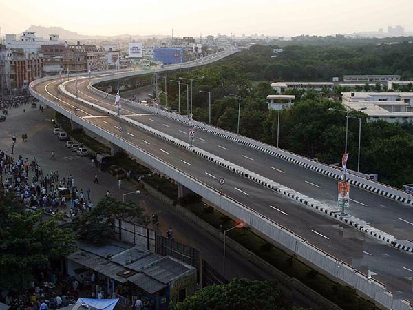 நீளமான உயர்நிலை சாலை