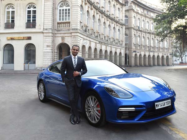 நடிகர துல்கர் சல்மான் கலெக்‌ஷனில் இடம்பிடித்த புதிய கார்..!!