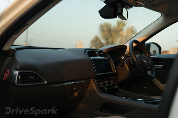  புதிய ஜாகுவார் எஃப்- பேஸ் எஸ்யூவி: டெஸ்ட் டிரைவ் ரிப்போர்ட்!