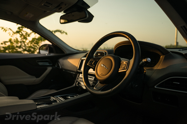  புதிய ஜாகுவார் எஃப்- பேஸ் எஸ்யூவி: டெஸ்ட் டிரைவ் ரிப்போர்ட்!