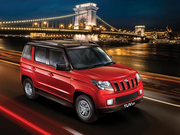 பளுதூக்கும் சேம்பியனுக்கு மஹிந்திரா டியூவி300 கார் பரிசு..!!