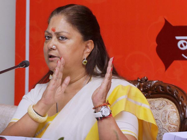 ஒன்றோடு ஒன்று மோதிக்கொண்ட முதலவர் கான்வாய் கார்கள்..!!