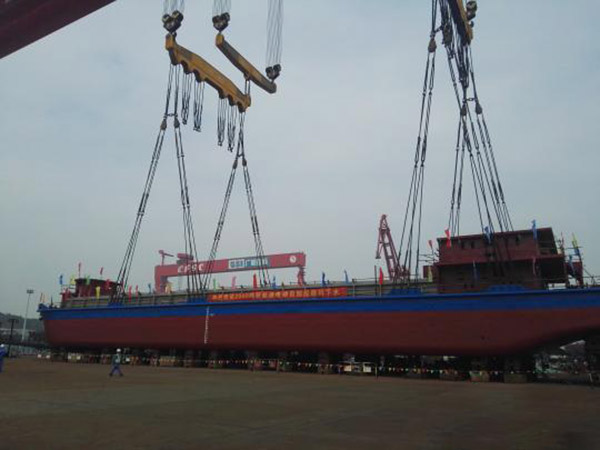 சீனாவில் பயன்பாட்டிற்கு வந்த உலகின் முதல் மின்சார கப்பல்..!!