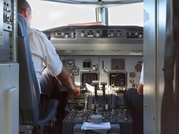 இந்த விஷயங்களை கேட்டா அப்புறம் விமானத்திலேயே போக மாட்டீங்க!