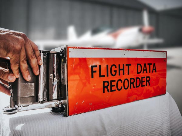 இந்த விஷயங்களை கேட்டா அப்புறம் விமானத்திலேயே போக மாட்டீங்க!