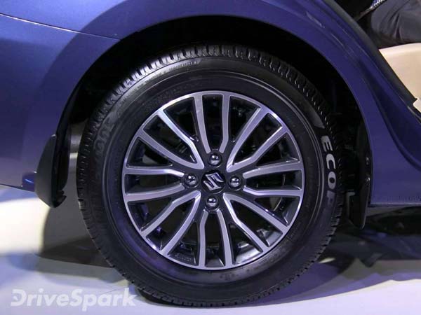 காம்பேக்ட் செடான் டிசையர் காரை திரும்பப் பெறும் மாருதி சுஸுகி..!!