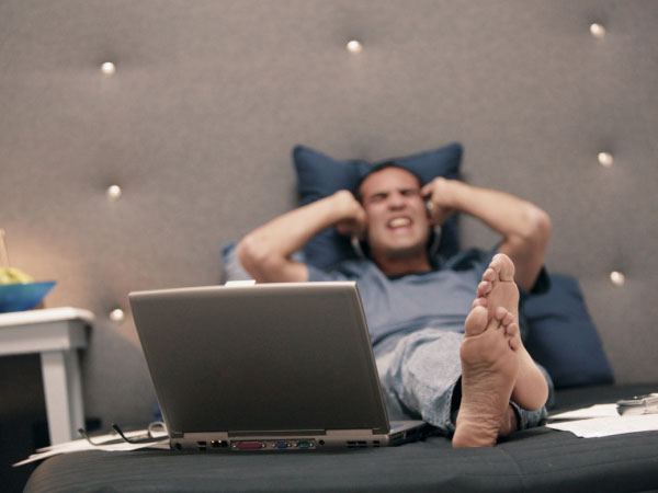 ரோடு ரோலரில் நசுக்கப்பட்ட ராயல் என்ஃபீல்டு எக்ஸாஸ்டு பைப்புகள்..!! ரோடு ரோலரில் நசுக்கப்பட்ட ராயல் என்ஃபீல்டு எக்ஸாஸ்டு பைப்புகள்..!!