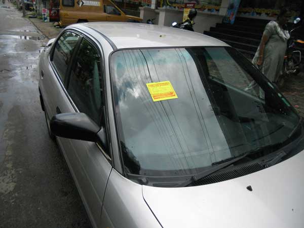 12 வயது சிறுவனுடன் காரை டோயிங் வேனில் இழுத்து சென்ற போலீசார்..!!