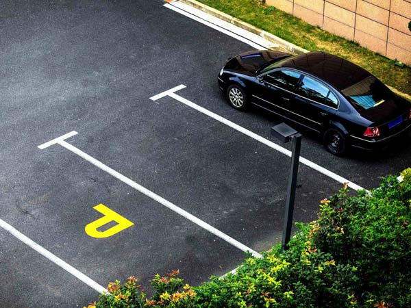 காரை பார்க்கிங் செய்யும்போது எந்த கியரில் நிறுத்துவது உத்தமம்?