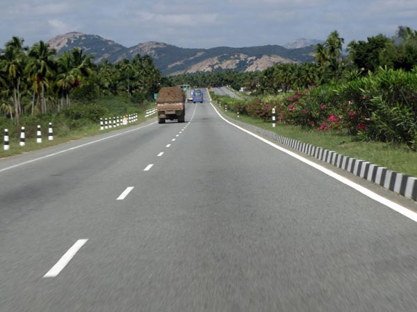 சென்னை- பெங்களூர் இடையிலான எக்ஸ்பிரஸ் சாலை: 8 முக்கிய விஷயங்கள்! சென்னை- பெங்களூர் இடையிலான எக்ஸ்பிரஸ் சாலை: 8 முக்கிய விஷயங்கள்!