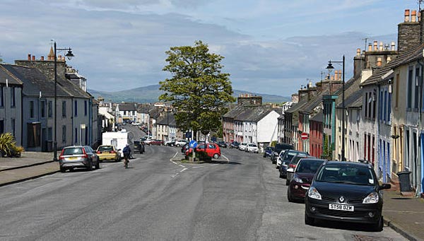 காரை சமதளத்தில் நிறுத்தலைனா இவ்வளவு பிரச்னைகள் வருமா? காரை சமதளத்தில் நிறுத்தலைனா இவ்வளவு பிரச்னைகள் வருமா?