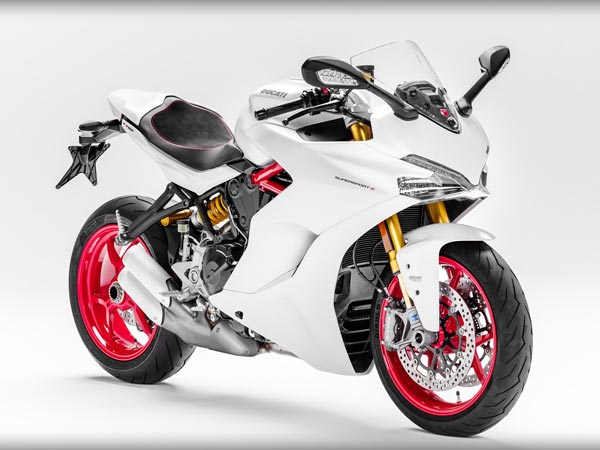 டுகாட்டி சூப்பர்பைக்கை வாங்கிய இந்தியாவின் பிரபல நடன இயக்குநர்..!!