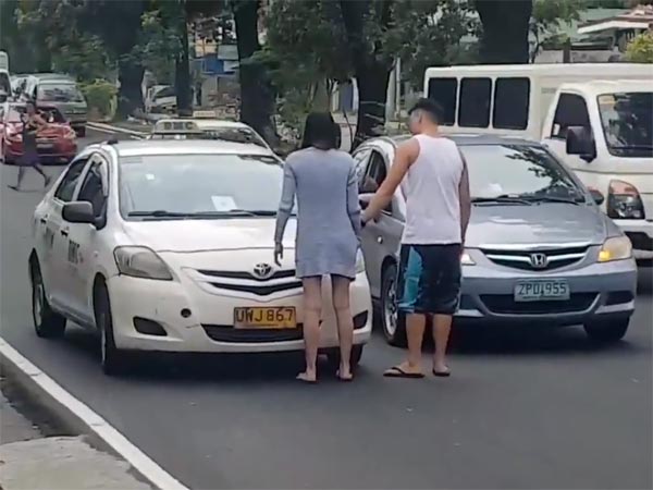 ட்க்ஸித டிரைவரை சாலையில் சல்லடையாக்கிய இளம்பெண்