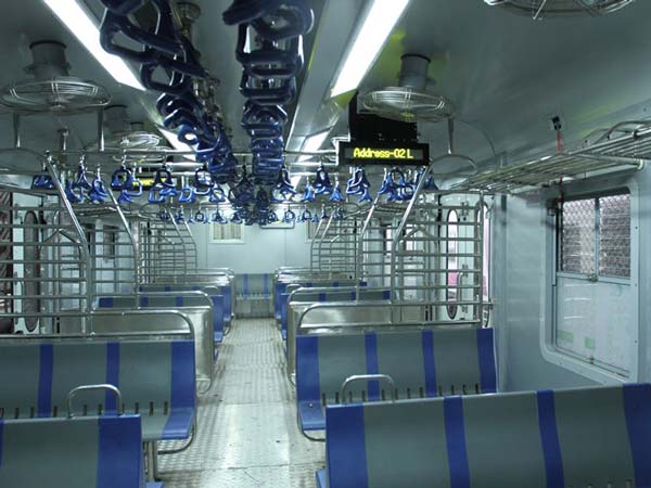 உள்நாட்டு நுட்பத்தில் தயாரிக்கப்படும் இந்தியாவில் முதல் ரயில்... !!