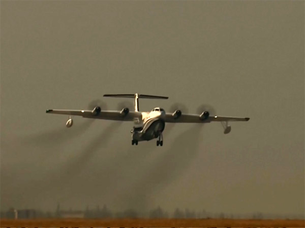 உலகின் மிகப்பெரிய விமானத்தின் சோதனை ஓட்டம் வெற்றி..!!