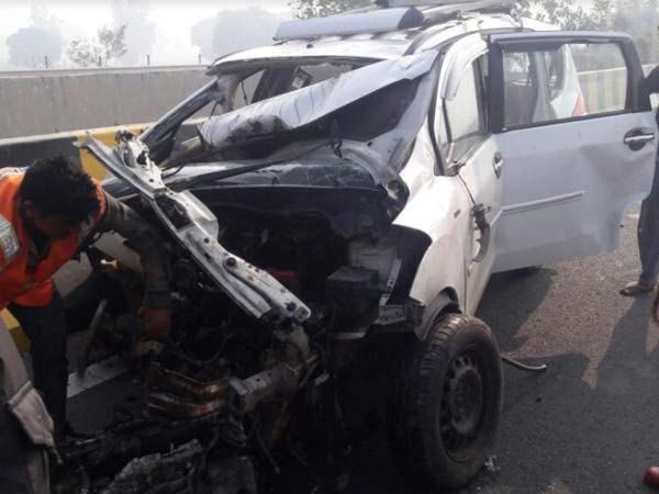 உதவிக்கு வராத போலீசால் சாலையில் உயிரைவிட்ட இளம்பெண்..!!