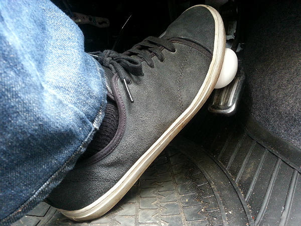 கார் மைலேஜ் குறைஞ்சா கம்பெனி பொறுப்பல்ல... ! கார் மைலேஜ் குறைஞ்சா கம்பெனி பொறுப்பல்ல... !