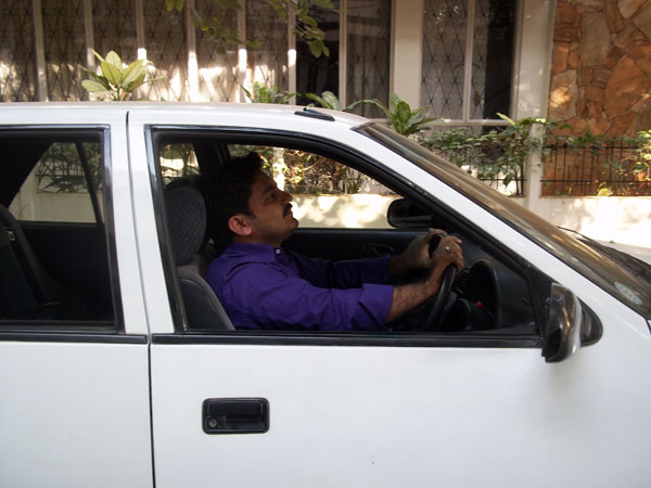 கார் மைலேஜ் குறைஞ்சா கம்பெனி பொறுப்பல்ல... ! கார் மைலேஜ் குறைஞ்சா கம்பெனி பொறுப்பல்ல... !