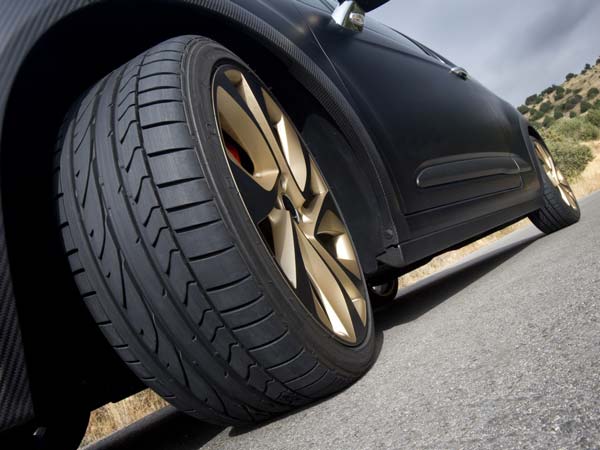 கார் மைலேஜ் குறைஞ்சா கம்பெனி பொறுப்பல்ல... ! கார் மைலேஜ் குறைஞ்சா கம்பெனி பொறுப்பல்ல... !