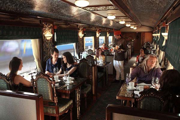 இந்தியாவின் டாப்- 5 சொகுசு ரயில்கள்