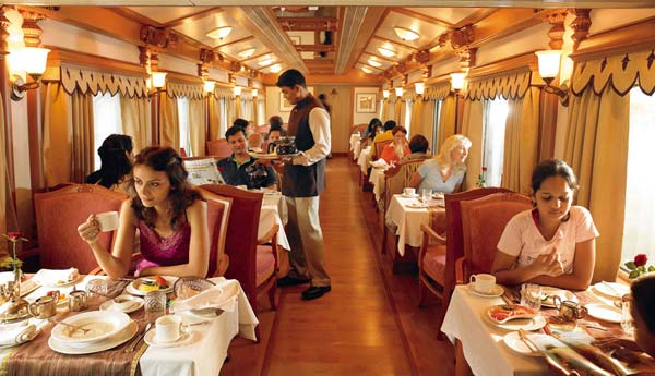 இந்தியாவின் டாப்- 5 சொகுசு ரயில்கள்