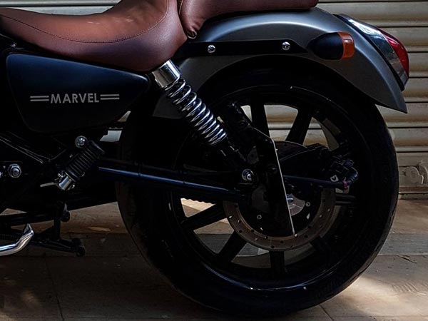 இந்தியன் ஸ்கவுட் அவதாரத்தில் ராயல் என்ஃபீல்டு...!