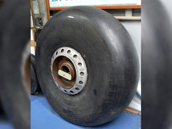 விமான டயர்கள் குறித்து வியக்க வைக்கும் சுவாரஸ்யங்கள்