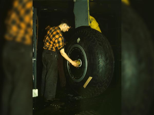 விமான டயர்கள் குறித்து வியக்க வைக்கும் சுவாரஸ்யங்கள்