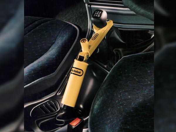 இன்றைய காலகட்டத்தில் காரின் பாதுகாப்பிற்கு ஏற்ற 5 பொருட்கள்..!!