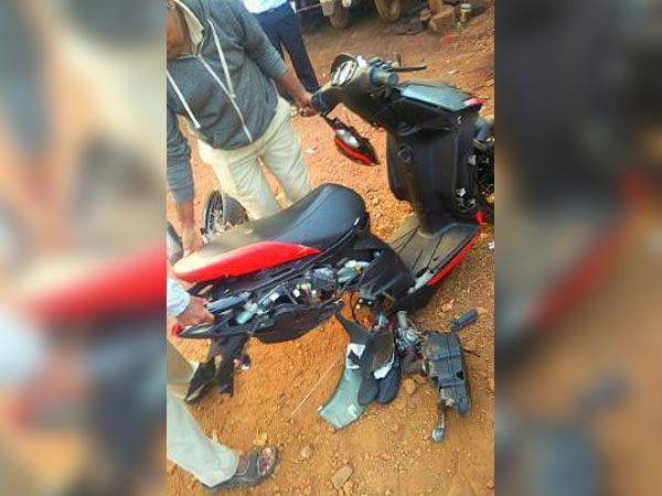 சாலை விபத்தில் சிதைந்து போன அப்ரிலியா எஸ்.ஆர் 150 ஸ்கூட்டர்