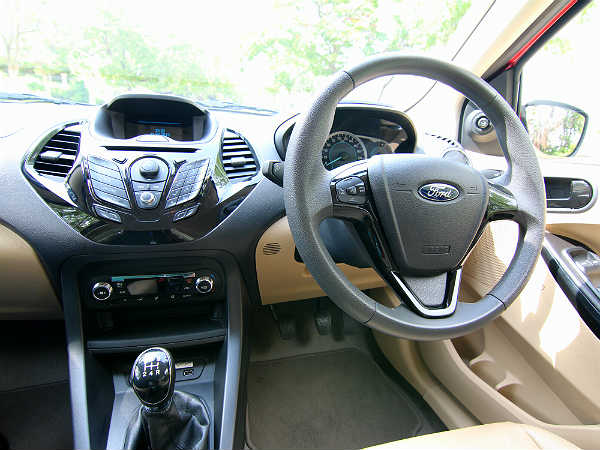 டீன் ஏஜ் பிள்ளைகள்கிட்ட கார் கொடுக்கும்போது ஒண்ணுக்கு ரெண்டு தடவை யோசிங்க! டீன் ஏஜ் பிள்ளைகள்கிட்ட கார் கொடுக்கும்போது ஒண்ணுக்கு ரெண்டு தடவை யோசிங்க!