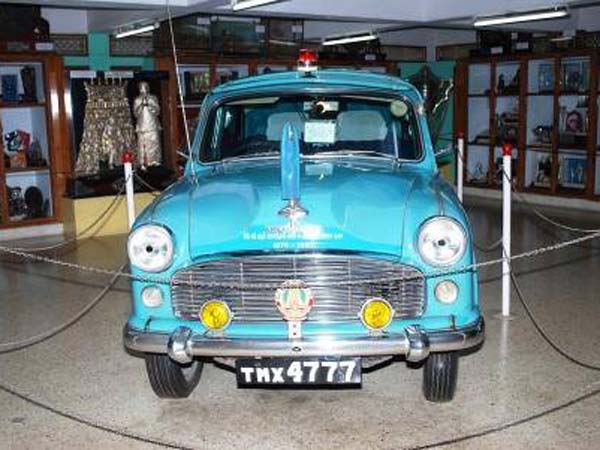 எம்ஜிஆர் பயன்படுத்திய கார்களும், சுவாரஸ்யங்களும்... !!