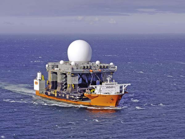 கப்பல்களையே சுமந்து செல்லும் கப்பல்!