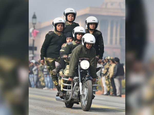 குடியரசு தின அணிவகுப்பில் பெண்கள் செய்யும் சர்பரைஸ் இதுதான்