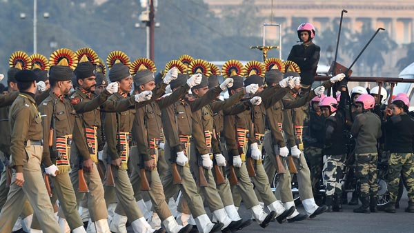 குடியரசு தின அணிவகுப்பில் பெண்கள் செய்யும் சர்பரைஸ் இதுதான்