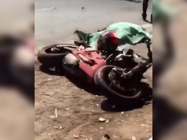 150 கிமீ வேகத்தில் எருமை மாட்டின் மீது மோதிய டுகாட்டி பைக்